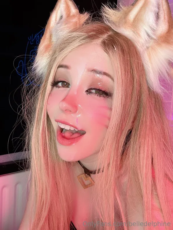 Cosplay Ahri Liên Minh Huyền Thoại LoL của Belle Delphine - Ahri 1